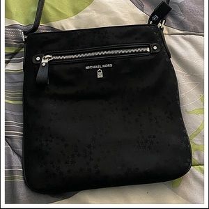 Black Michael Kors crossbody bag *PERFECT FOR SUMMER*